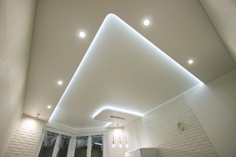 Заказать парящие натяжные потолки в г. Бокситогорск